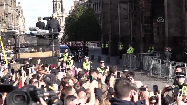 Son Dakika | EDİNBURGH - İngiltere Kraliçesi 2. Elizabeth'in cenazesi St. Giles Katedrali'ne getirildi