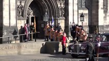 EDİNBURGH - İngiltere Kralı 3. Charles, Kraliçe 2. Elizabeth için St. Giles Katedrali'nde düzenlenen ayinden ayrıldı