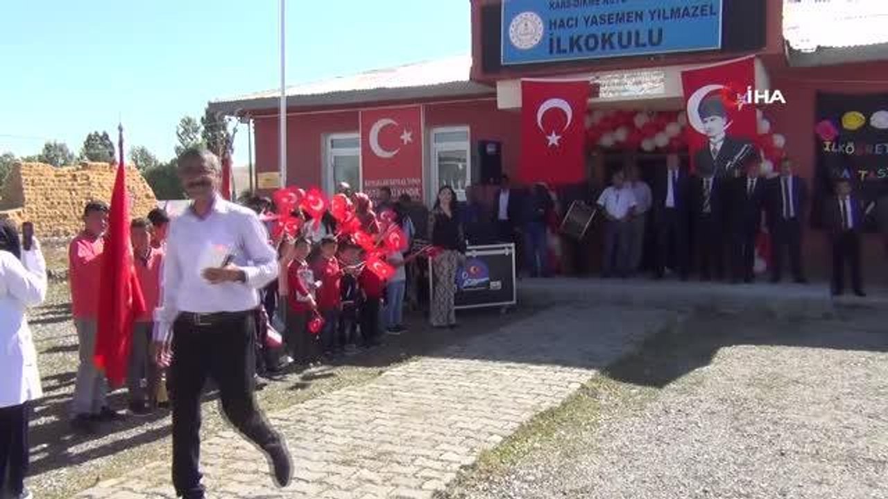 Kars haberi: Kars'ta eğitim öğretim yılı renkli görüntülerle başladı