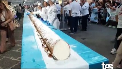 Download Video: A Caltanissetta il cannolo più lungo del mondo