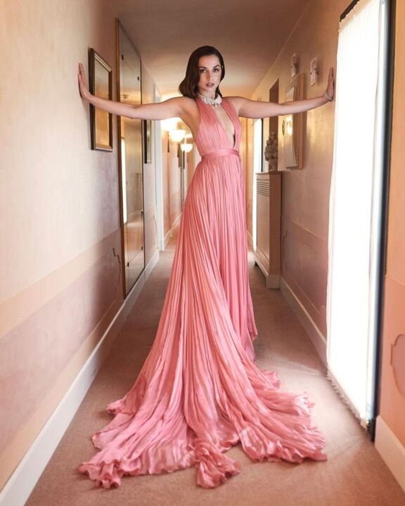 Ana de Armas Wore a Pink Pleated Gown to the  Blonde  Premiere as a Subtle Nod to Marilyn