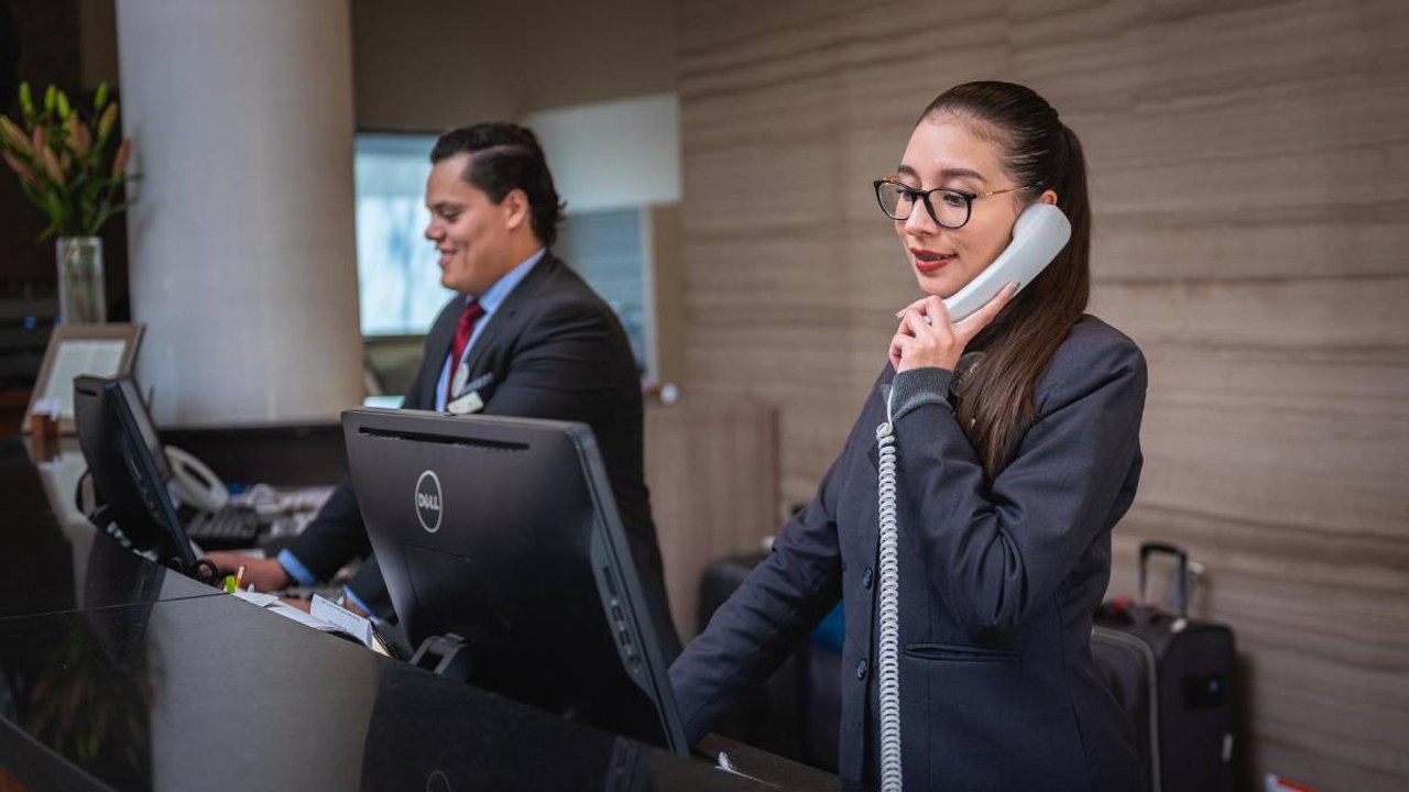 ¿Sin empleo? Amazon y otras compañías ofrecen más 4.000 puestos de trabajo