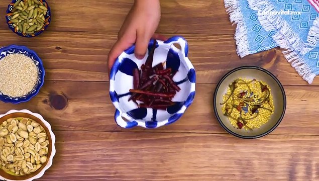 Salsa macha de chiles y semillas ¡En 4 sencillos pasos!