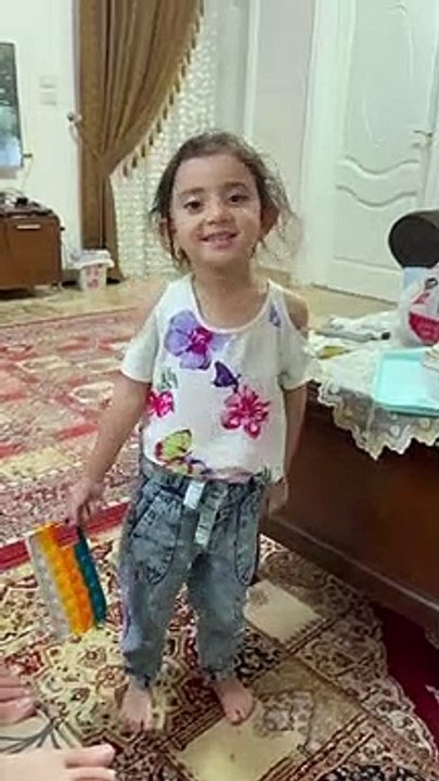 تعالو شوفو الفنانه حور وهي بتغني