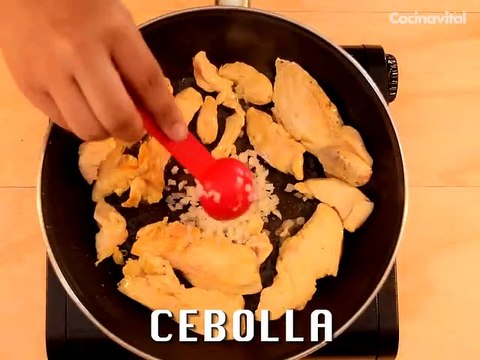 Receta de Fajitas de pollo en salsa de queso | Cocina Vital