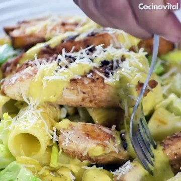 Receta de Ensalada César con pollo y pasta | Cocina Vital