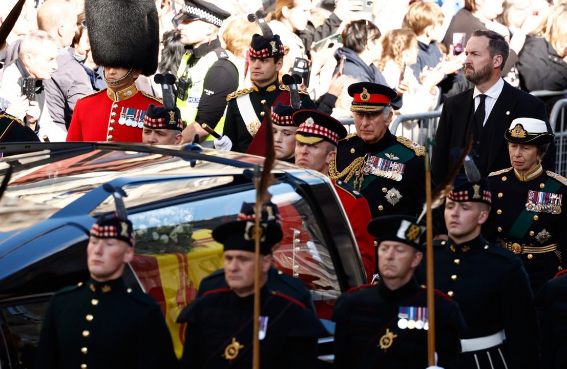 Queen Elizabeth II's children gather around her coffin in vigil at St Giles’ Cathedral in Edinburgh