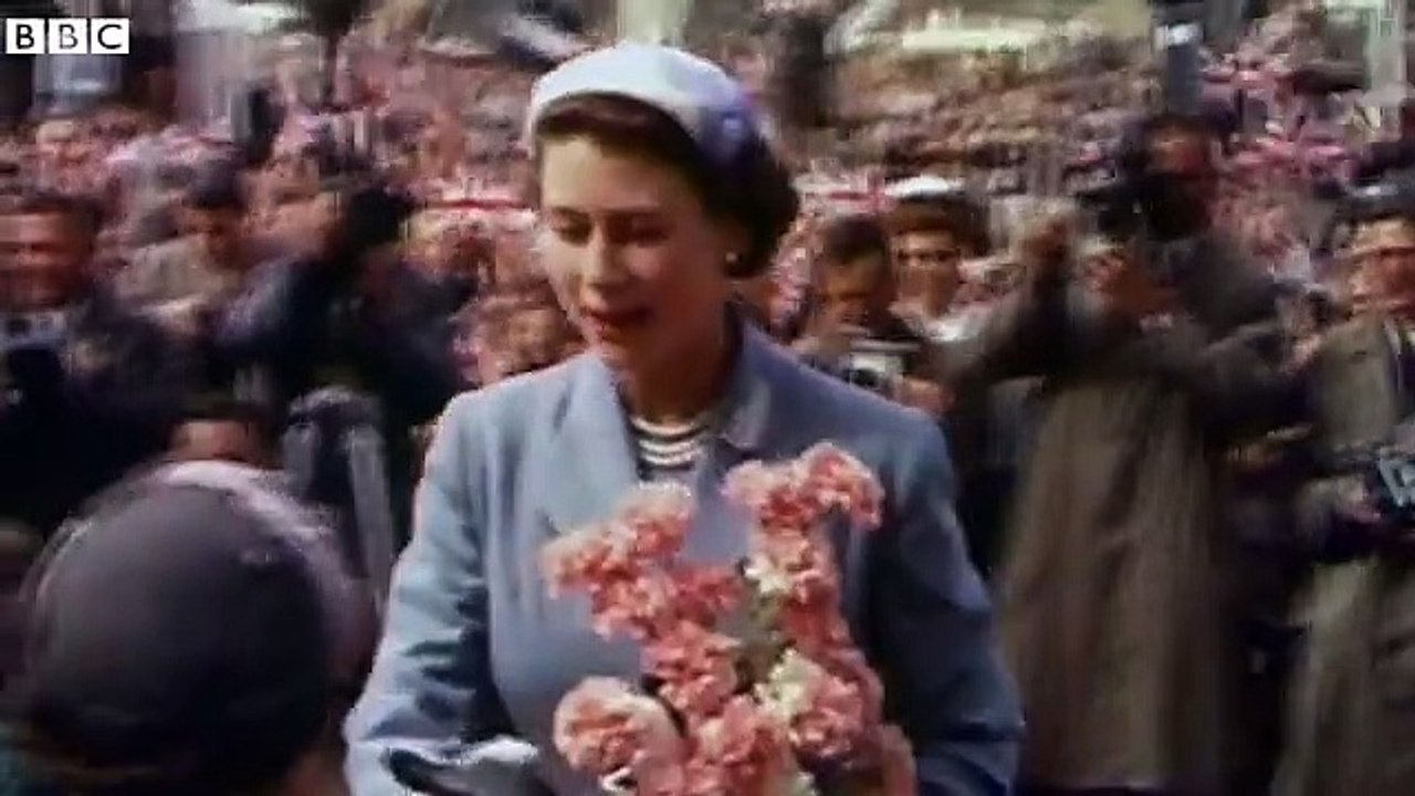 Queen_Elizabeth_II__A_constant_presence_in_a_changing_world_-_BBC_News.