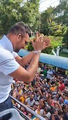 Sri Lanka team celebrating their #AsiaCup2022 triumph with the fans in Colombo 