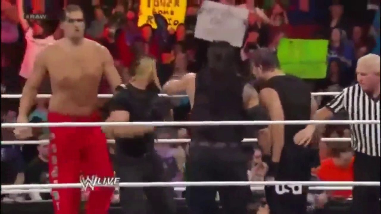 Roman_Reigns_powerbomb_The_Khali(720p)