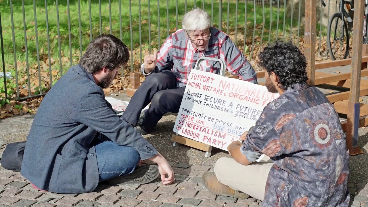 Elisabetta II, la morte della regina anima anche gli eccentrici oratori di Hyde Park