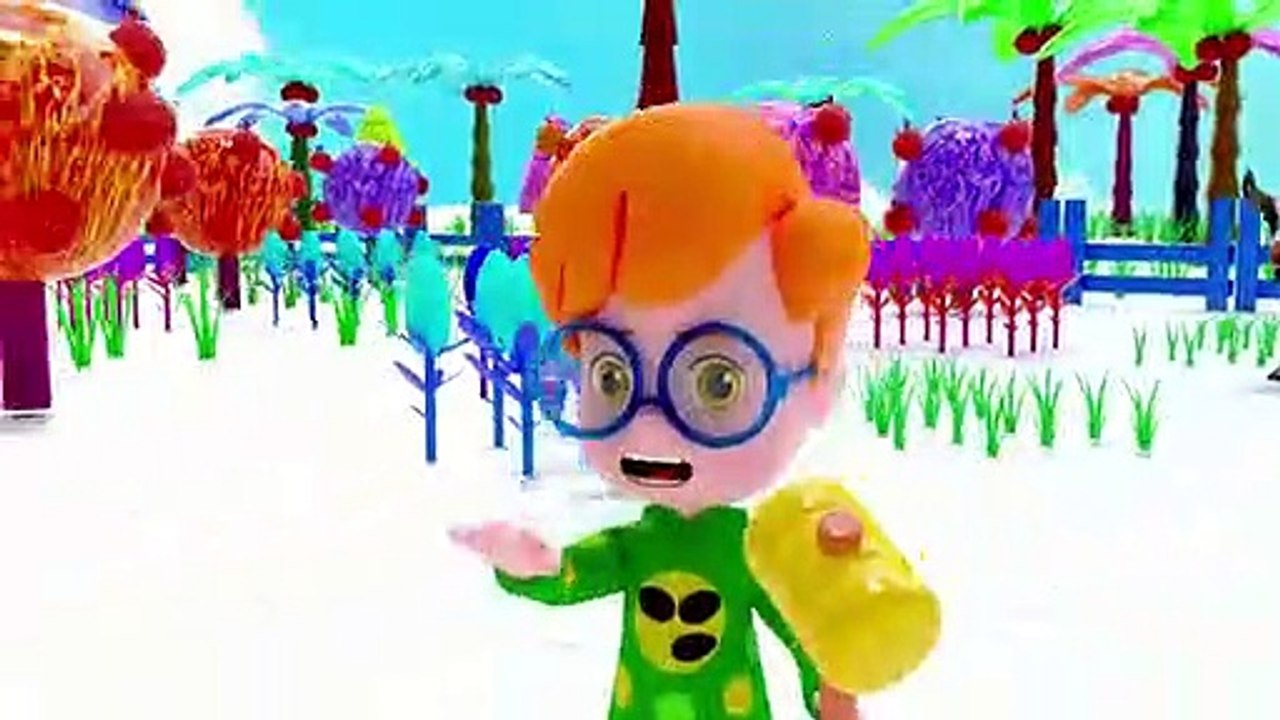 BABY_CATCHING_WILD_COW_|_Animals_Cartoon_for_Kids_|_Pretend_Play_with_Wild_Animals(360p)