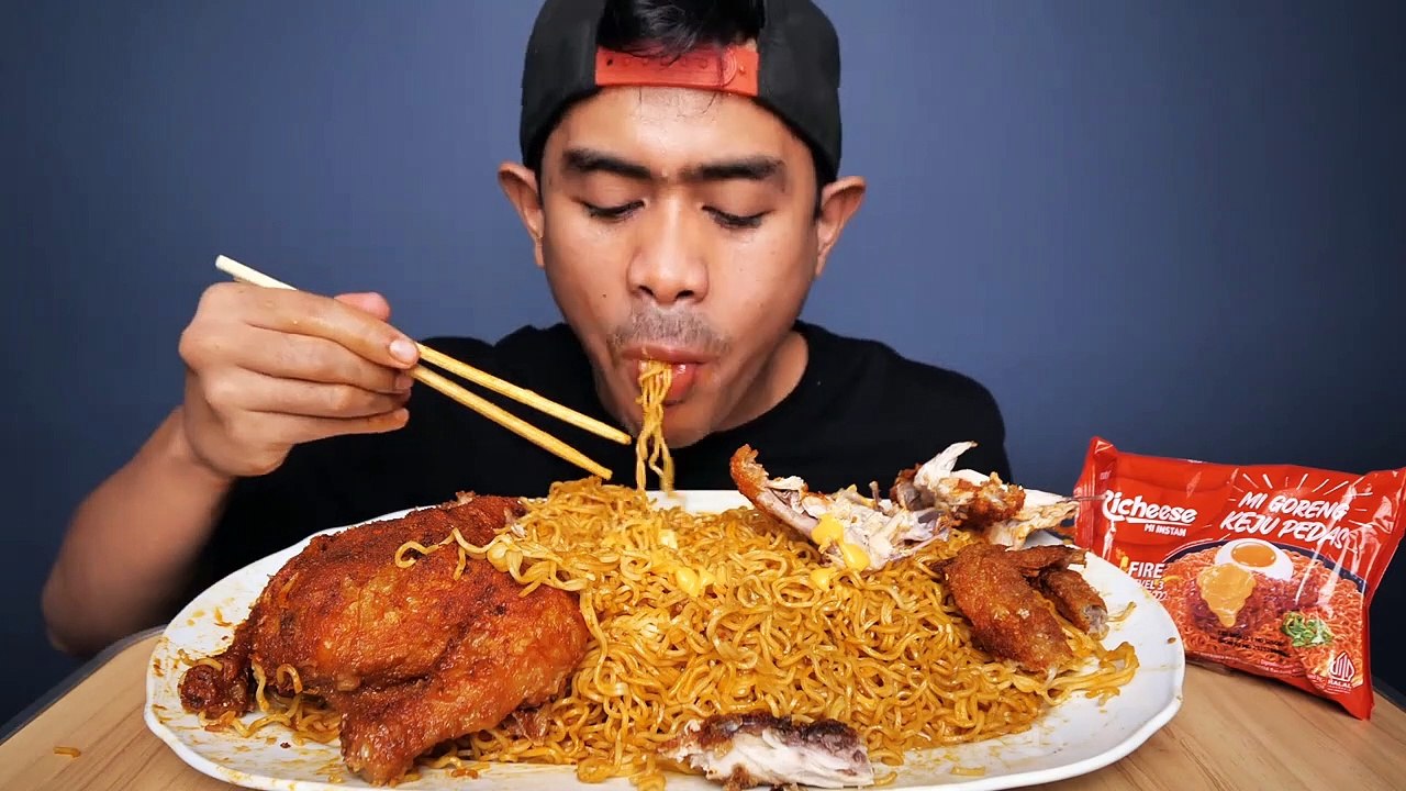 Tanboy Kun mukbang mie richeese terbaru