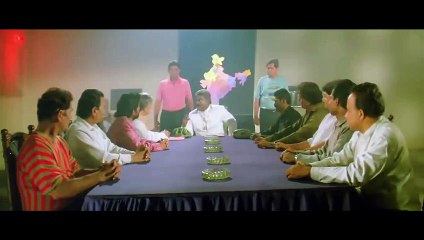 हमें मालूम है किसके सामने बैठे हैं इसिलिये तो जूते तुम्हारे मुह के सामने रखा है|RaajKumar Dialogues