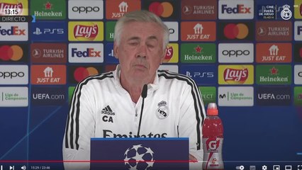 Tải video: La reacción de Ancelotti cuando le preguntan por Mbappé: 