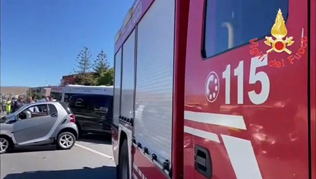 Crotone, grave incidente sulla 106: muore un giovane meccanico
