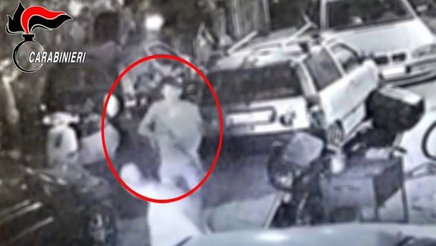 Santa Maria di Licodia (CT) - Spara al padre e al fratello perché contrari a sua convivenza (13.09.22)