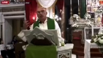 Il parroco chiede offerte “più generose” ai fedeli di Carinaro: “È aumentato tutto”