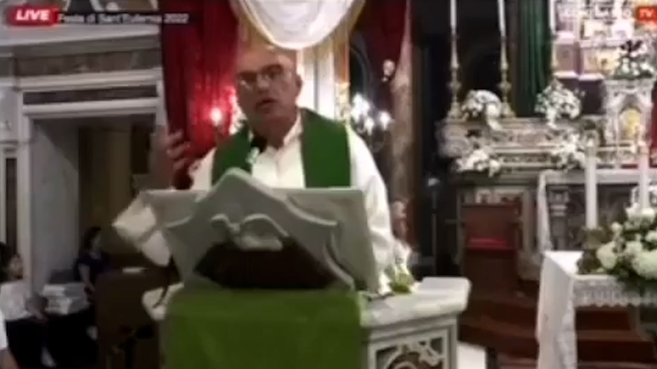 Il parroco chiede offerte “più generose” ai fedeli di Carinaro: “È aumentato tutto”