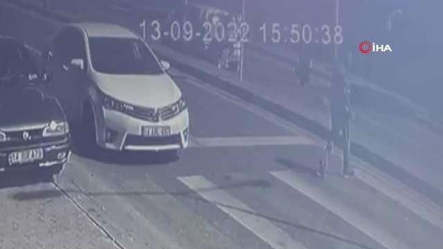 Yaya geçidinden geçen anne ve kızına otomobil böyle çarptı