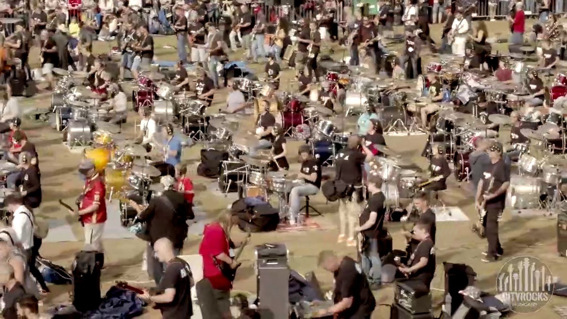 ⁣Nirvana - Come As You Are - 500 musicians cover - The biggest rock flashmob in Central Europe