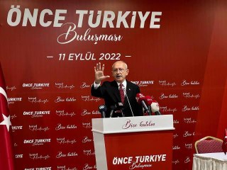 Kılıçdaroğlu'nun Sakarya'daki konuşmasına damga vuran gaf: Burası en kanlı mücadelenin verildiği kenttir