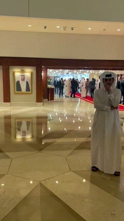 "من الدوحة.. بنحبك يا ريس وتحيا مصر" .. لقطات من وصول الرئيس السيسي إلى الدوحة