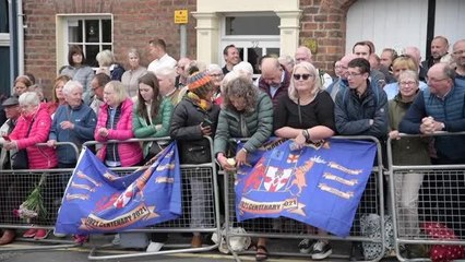 İngiltere Kralı 3. Charles Kuzey İrlanda'ya gitti