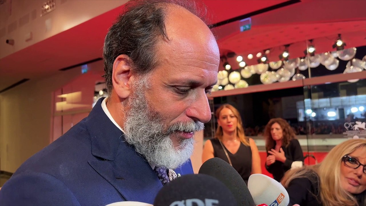 Guadagnino Leone d'argento a Venezia: "Una storia di persone ai margini che hanno bisogno d'amare"