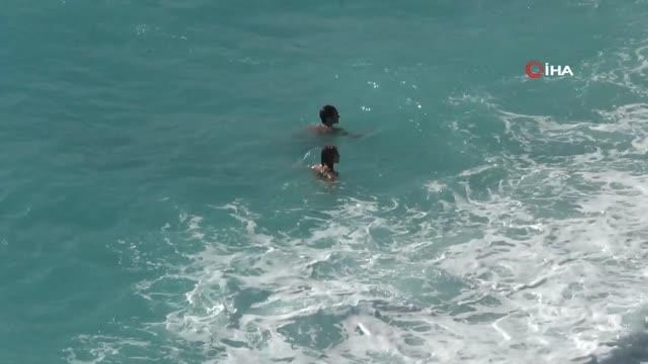 Muğla haberi... Fethiye'de denizin rengi turkuaza döndü
