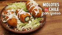 Antojito mexicano: Molotes rellenos de jalapeño y queso (receta tricolor)