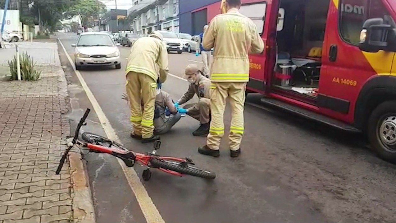 Ciclista fica ferido em acidente na Rua Erechim...