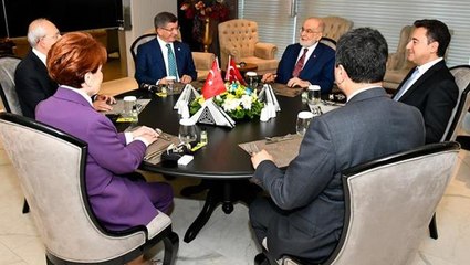 Davutoğlu'na katıldığı yayında açık açık "6'lı masada Kılıçdaroğlu'nun adaylığına yönelik blokaj var mı?" diye soruldu