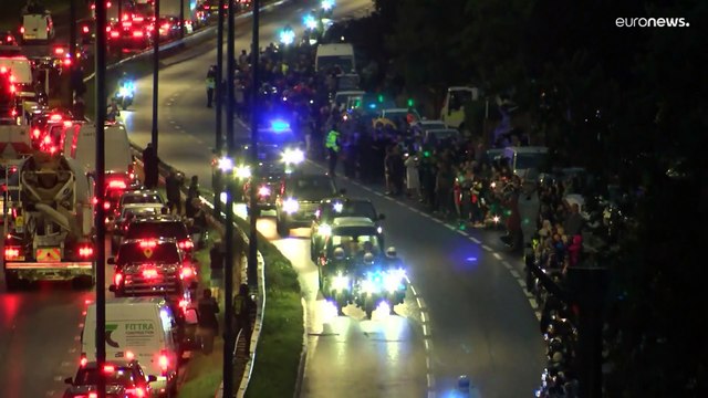 Le cercueil de la reine Elizabeth II est arrivé au palais de Buckingham