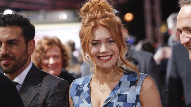 Palina Rojinski mit XXL-Beinschlitz: Was für ein Kleid!