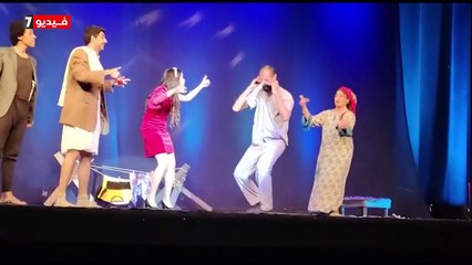 شاهد.. محمد صبحى يكرم عامل مسرح سيد درويش بالإسكندرية