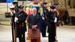 Tragische Bilder: König Charles III. und seine Geschwister begleiten den Sarg der Queen