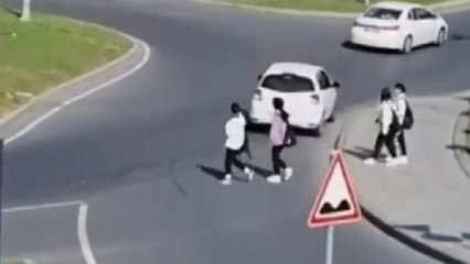 Başakşehir'de okul önünde drift