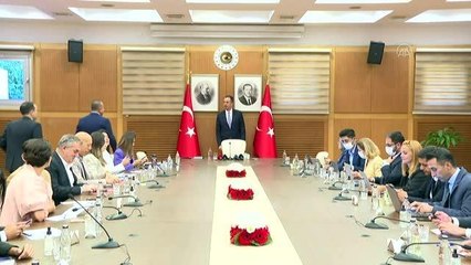 Çavuşoğlu: "Kimseyi mutlak dost ya da düşman olarak görmüyoruz"