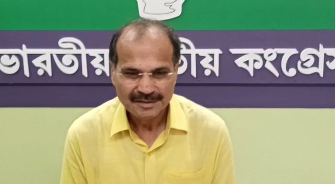 পশ্চিমবঙ্গে না আছে উন্নয়ন, শুধু ঢোল বাজে আর ঢোল বাজে: অধীররঞ্জন চৌধুরী| Oneindia Bengali