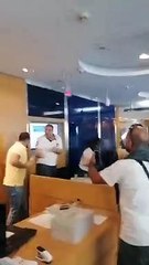 احدى المودعات تقتحم مصرف لبنان وتحتجز رهائن وتهدد بحرق نفسها والموظفين