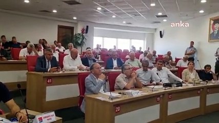 Download Video: AKP’li Meclis Üyesi, Aydın Büyükşehir Belediyesi’nin projesini eleştirdi: Herkesin havuzu var zaten