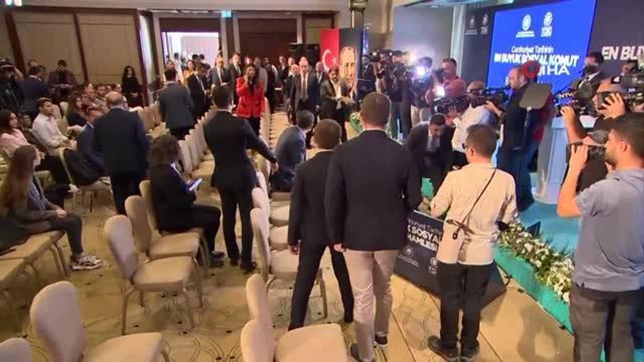 Bakan Kurum: "Şehit ve gazi ailelerimiz için yüzde 5 kontenjan karşılığı 12 bin 500 konut, engelli için 12 bin 500 konut, emekli ve gençlerimiz için...