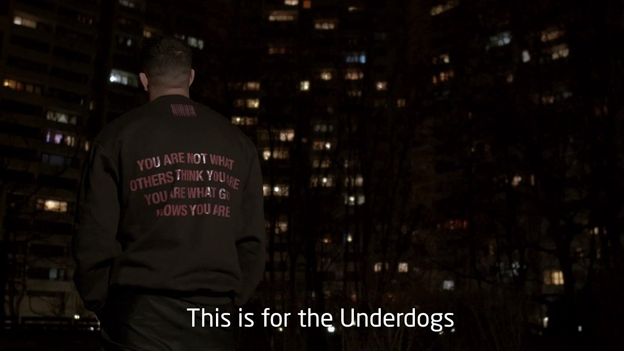 Werbung: Zeazon Studios GmbH (Kleidung)