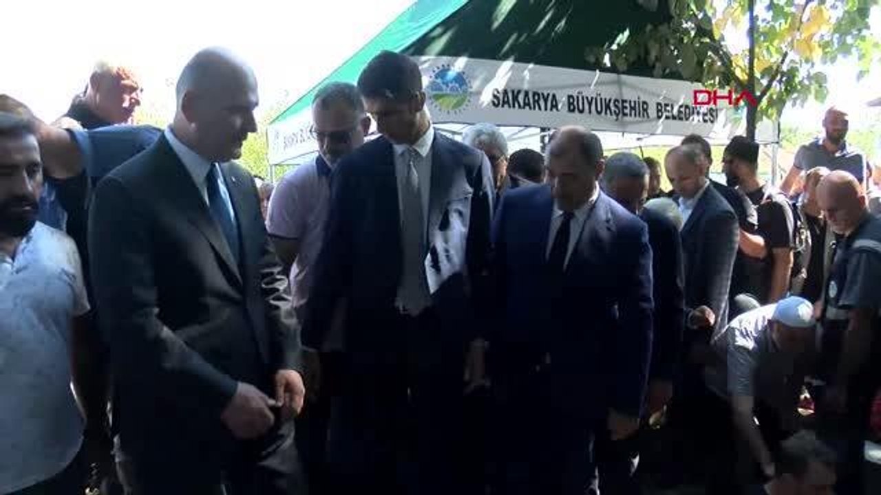 Son dakika haber... Bakan Soylu Şehit Kaymakam Muhammed Fatih Safitürk'ün babası Asım Safitürk'ün cenaze törenine katıldı - EK