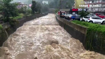 Sağanak, su baskınlarına neden oldu