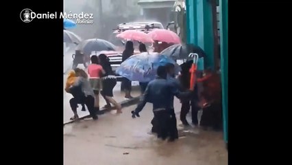 Fuerte inundación interrumpe actividades patrias