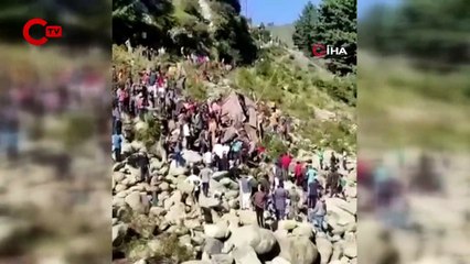 Hindistan’da minibüs şarampole yuvarlandı: 11 ölü, 25 yaralı