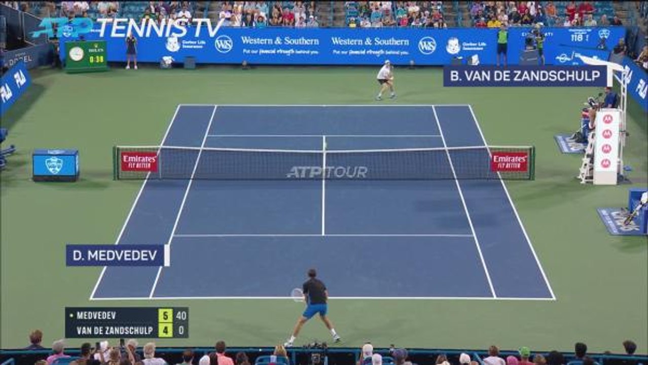 Medvedev wins tricky Cincinnati opener
