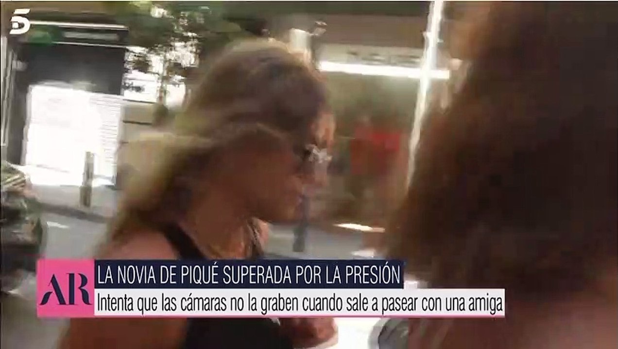 Clara Chía acribillada a preguntas